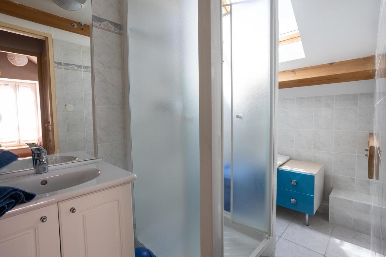 Linessa Apartment Embrun Bagian luar foto